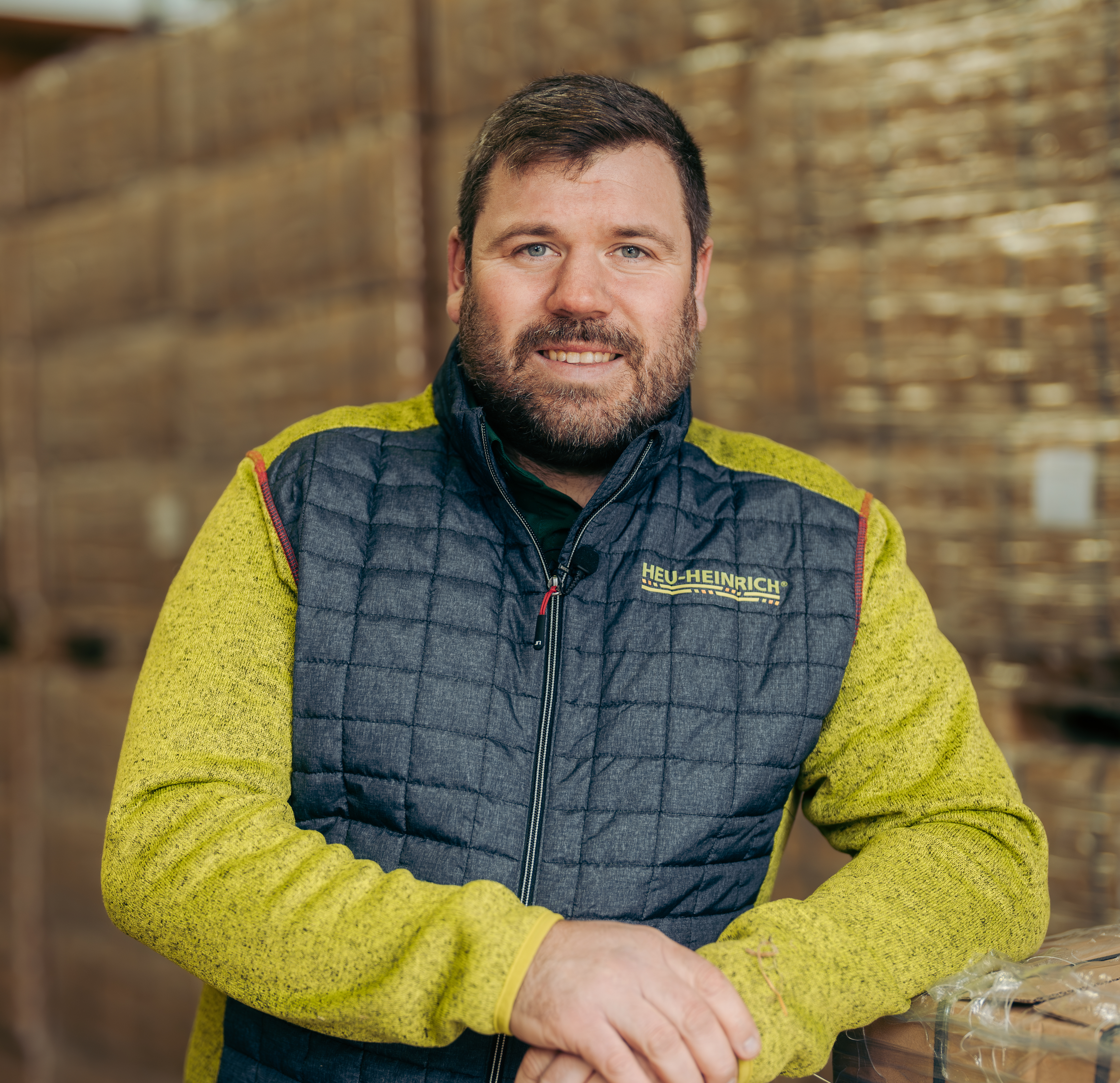 Heinrich Meusel von Heu-Heinrich im Lager – Gründer und Unternehmer für nachhaltiges Kleintierfutter